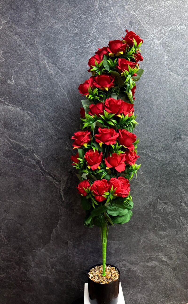 WhatsApp Image 2025-11-05 at 12.02.23 PM1 Kunstmatige verticale rozenboom met een warme perzikkleurige touch